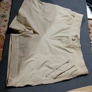 $4   Pacific Trail "Womens Cuffed Shorts" Sz. XL Tan